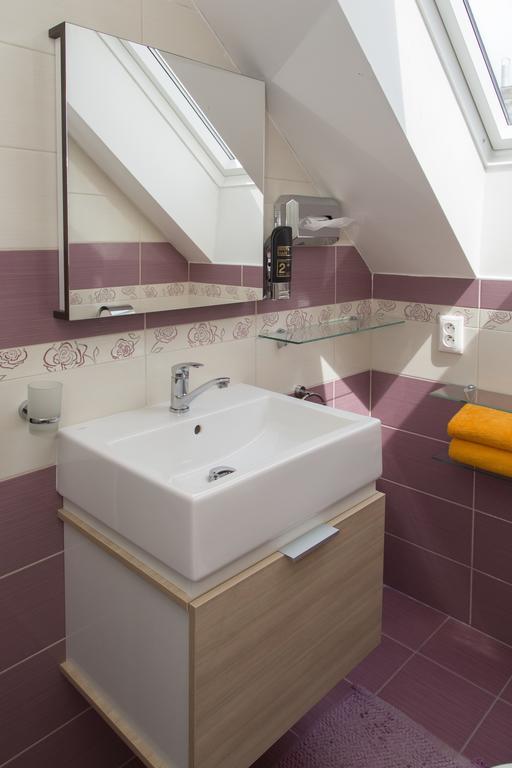 Rekreacny Dom Sisi Hotel Bellegszencse Kültér fotó