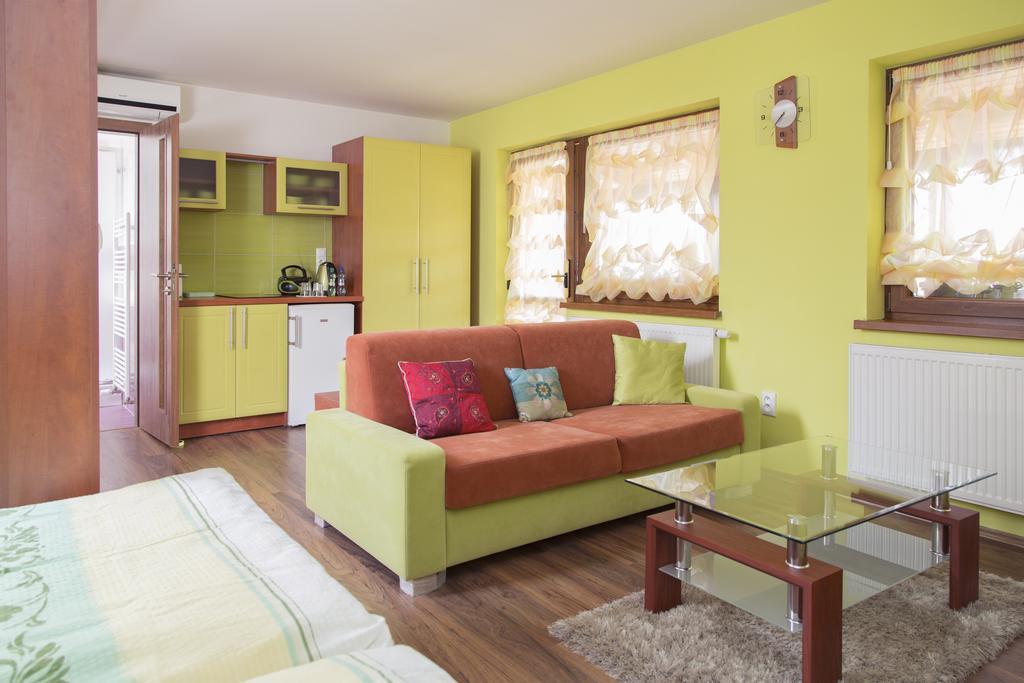 Rekreacny Dom Sisi Hotel Bellegszencse Kültér fotó