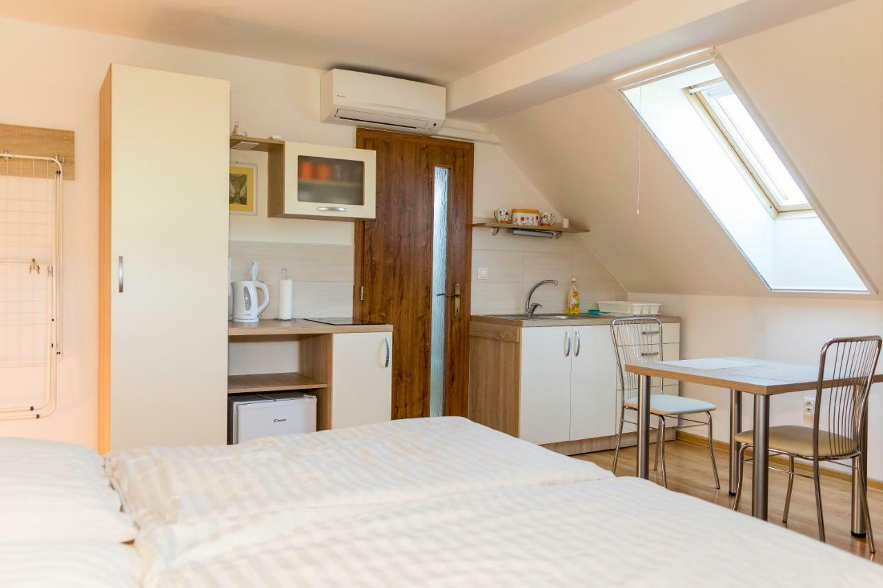 Rekreacny Dom Sisi Hotel Bellegszencse Szoba fotó
